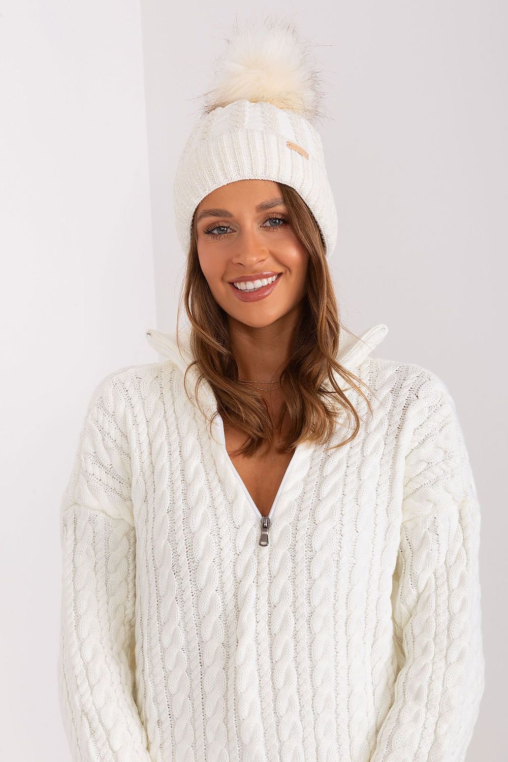 Cap model 187442 Rue Paris