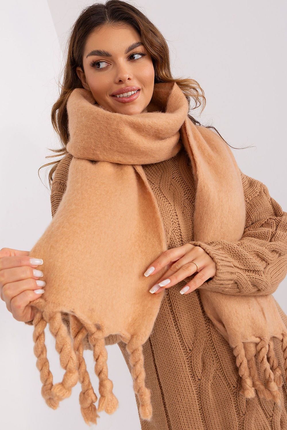 Shawl model 190589 AT