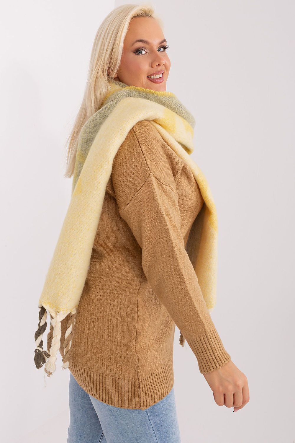 Shawl model 190561 AT