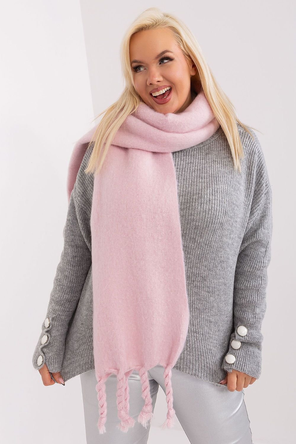 Shawl model 190589 AT