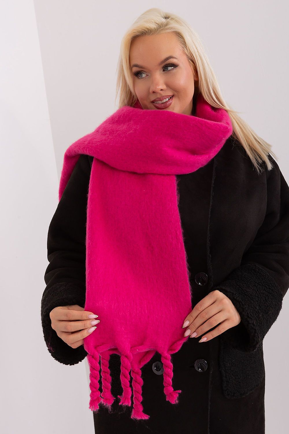 Shawl model 190589 AT