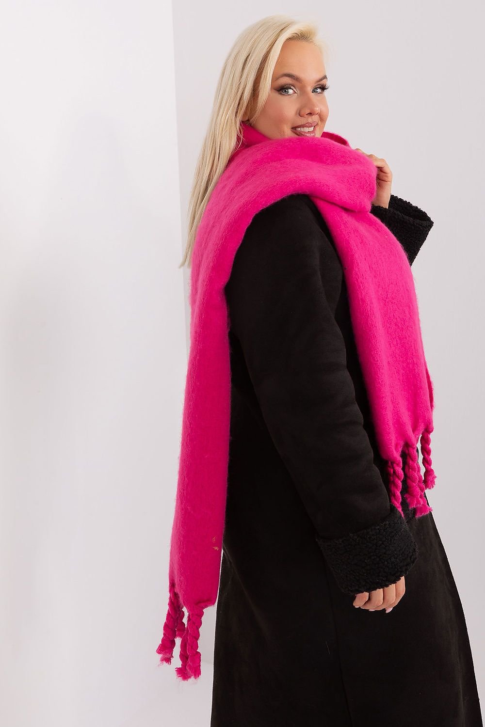 Shawl model 190589 AT