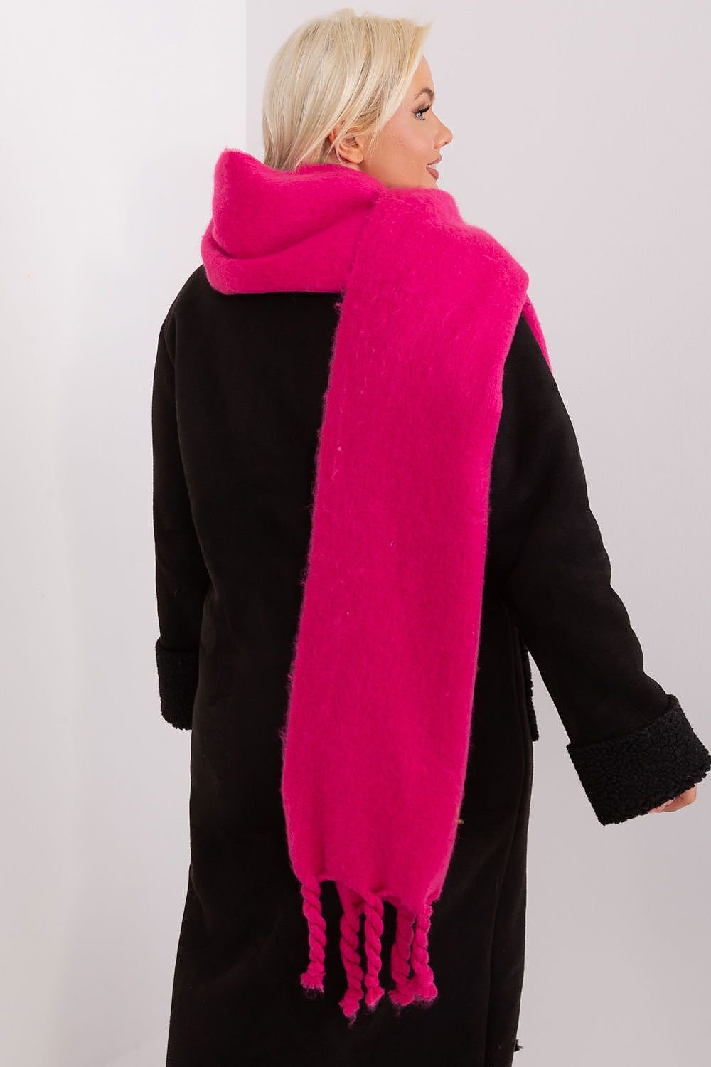 Shawl model 190589 AT