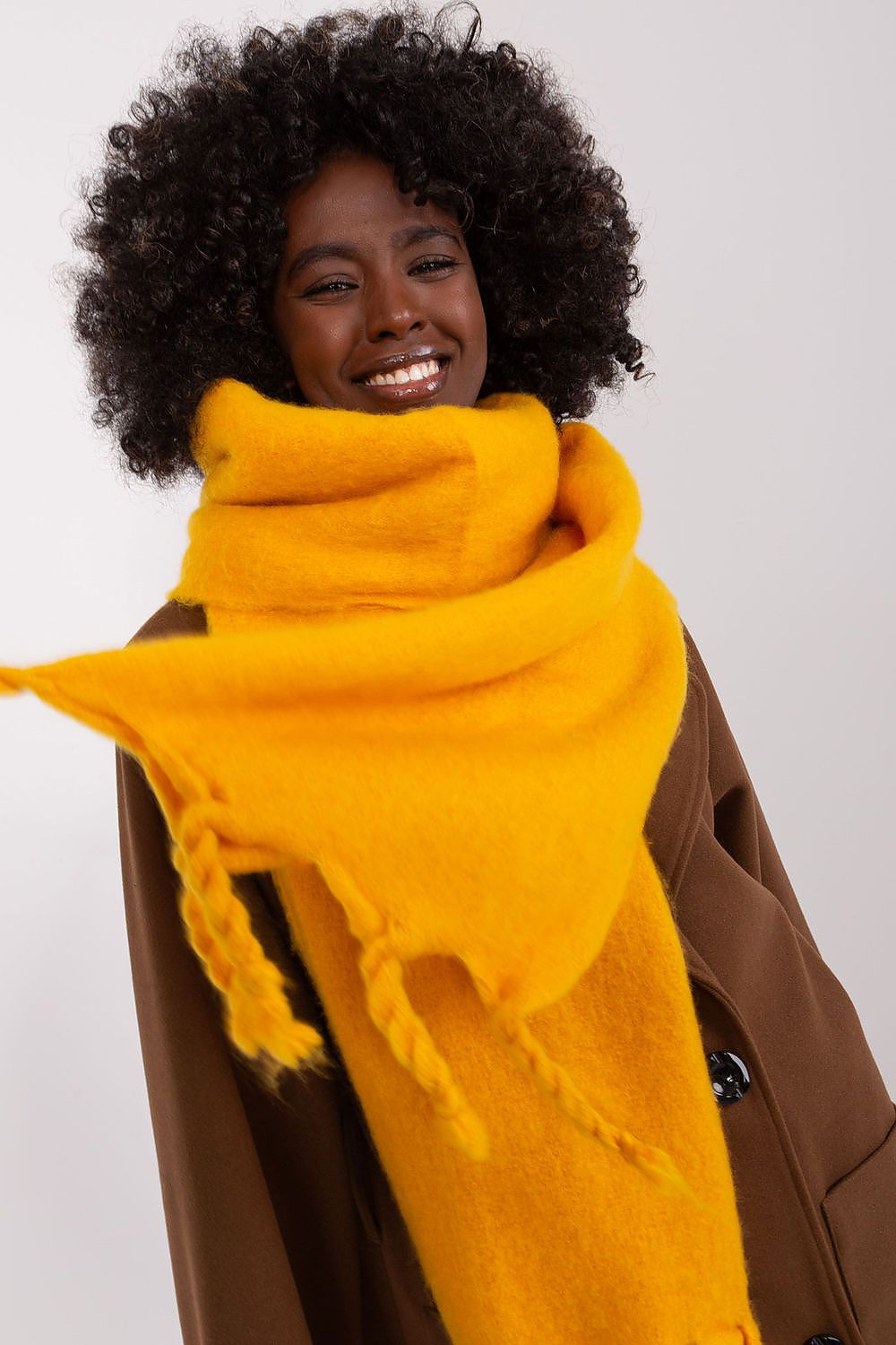 Shawl model 190589 AT