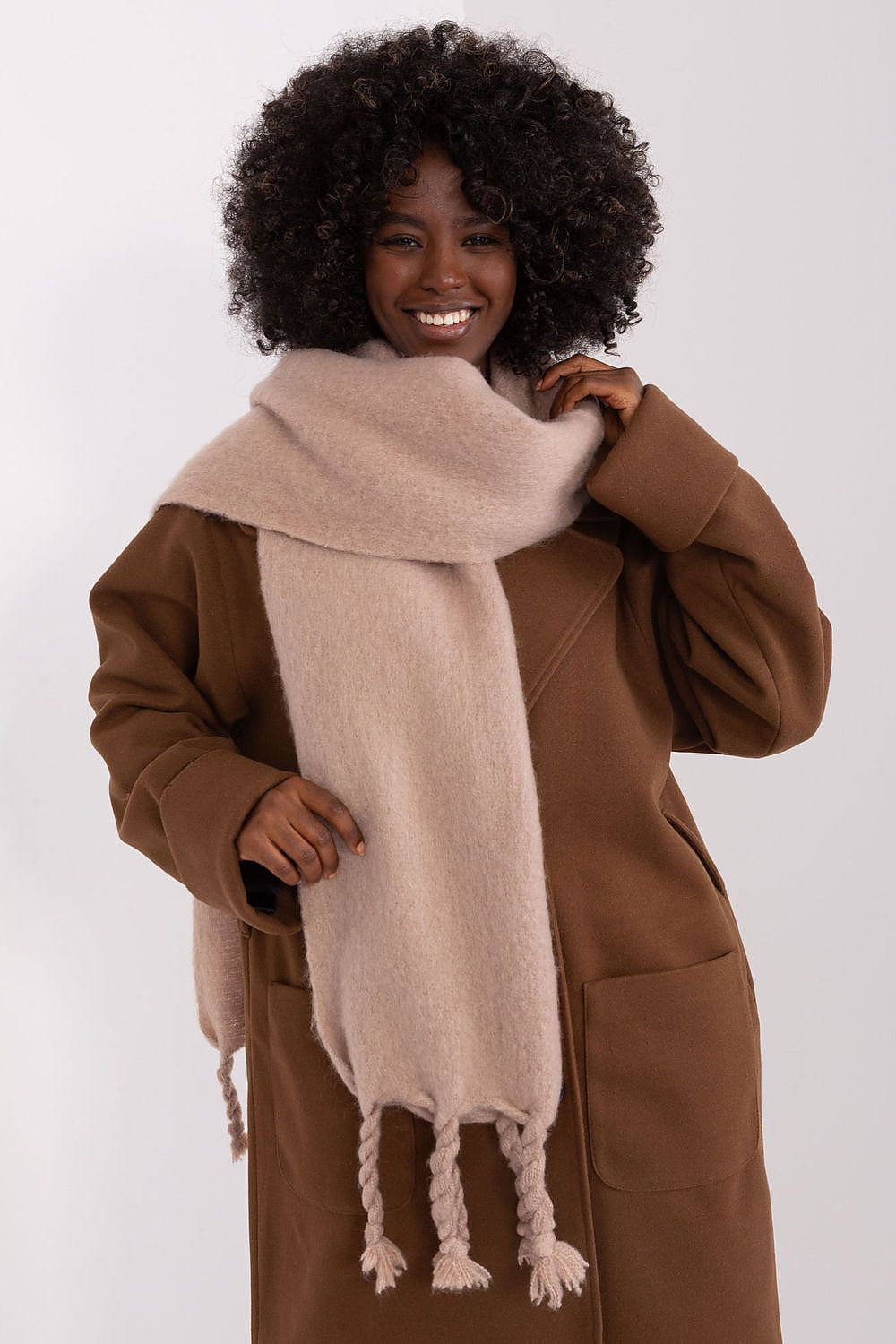 Shawl model 190589 AT