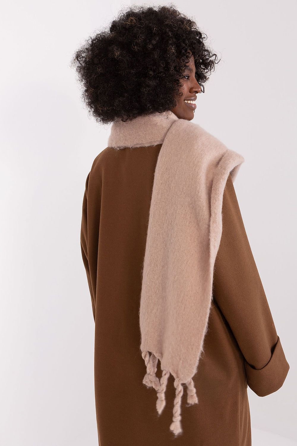 Shawl model 190589 AT