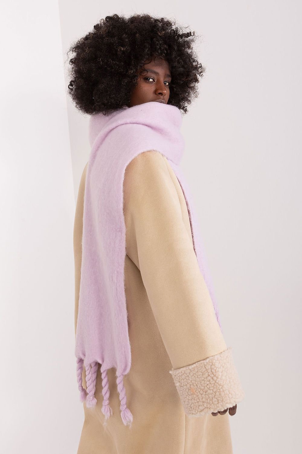 Shawl model 190589 AT