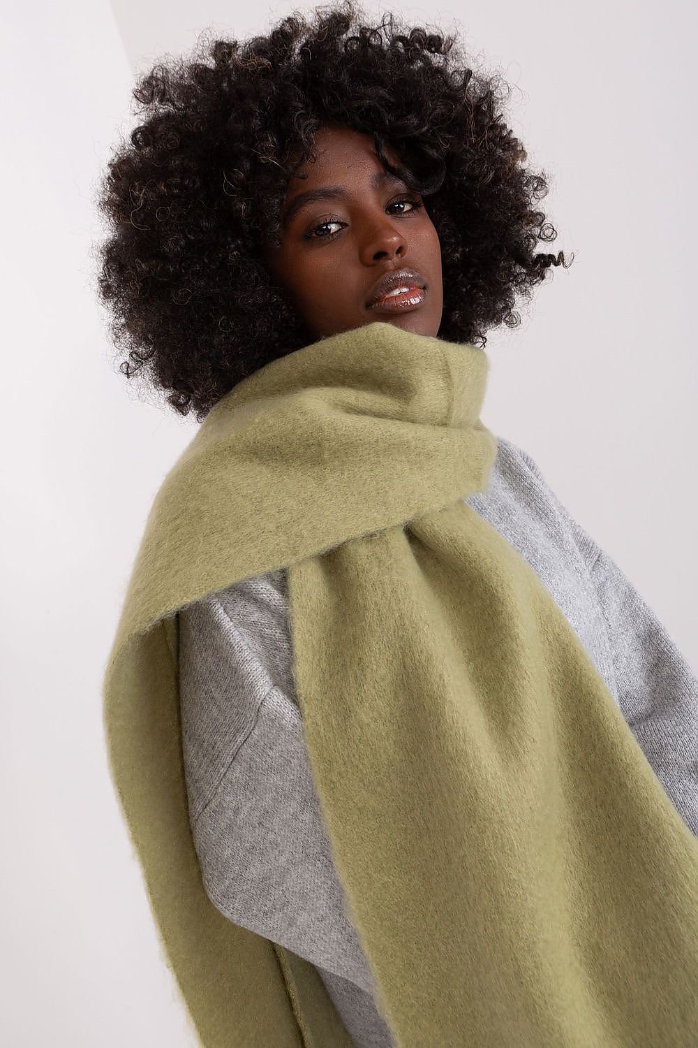 Shawl model 190589 AT
