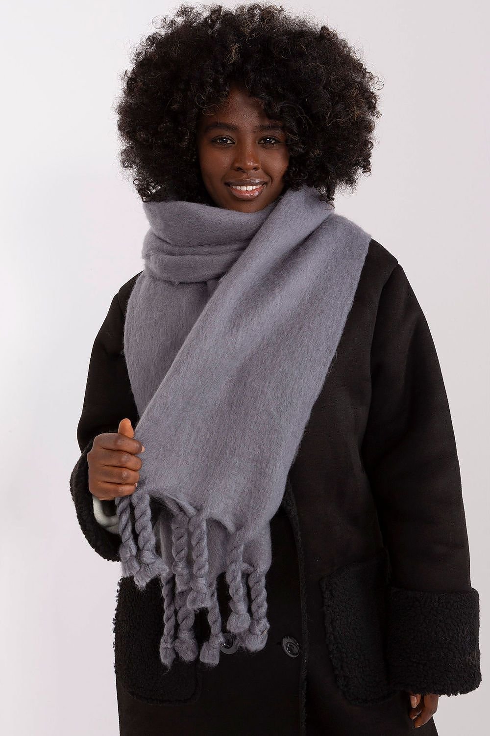 Shawl model 190589 AT