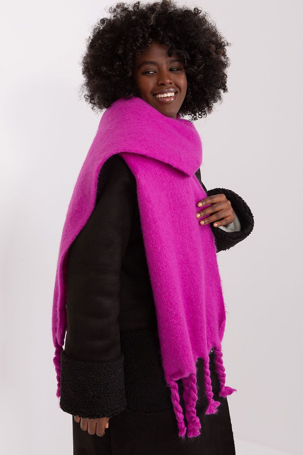 Shawl model 190589 AT