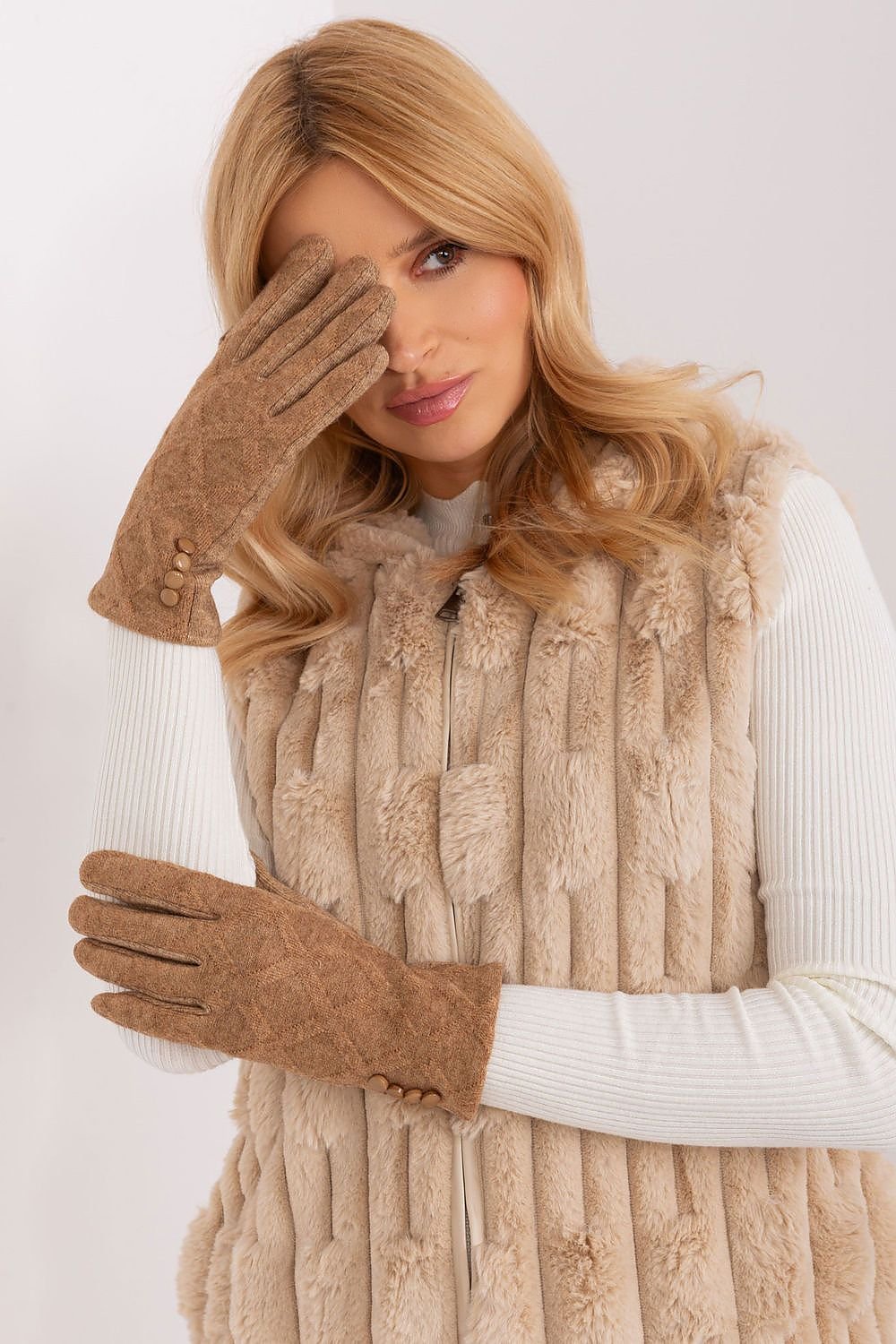 Gloves model 191102 AT
