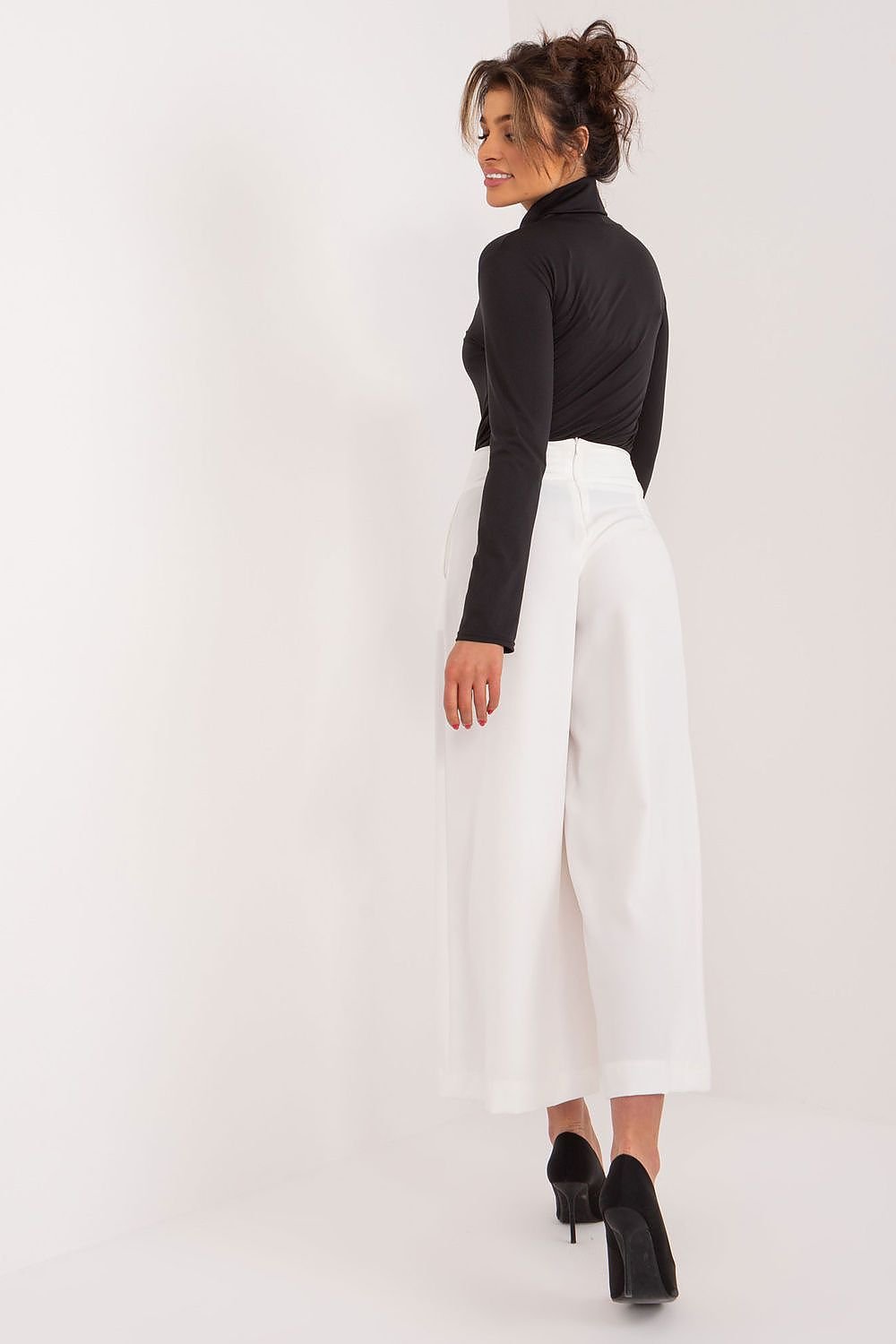Women trousers model 192507 Italy Moda