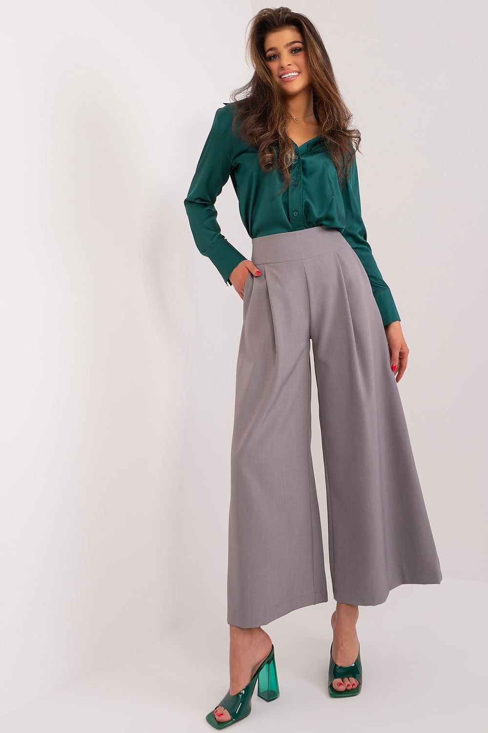 Women trousers model 192507 Italy Moda