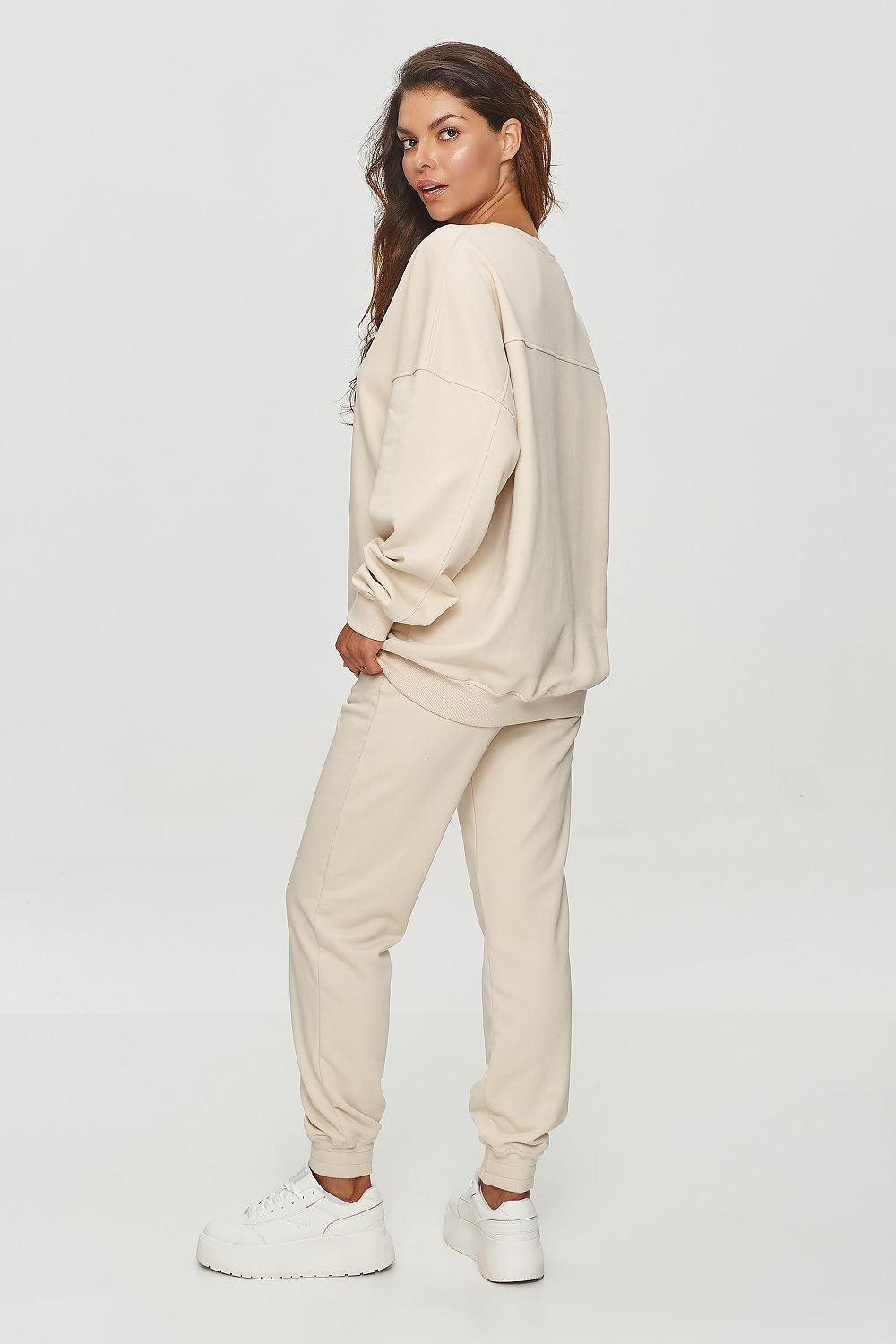 Tracksuit trousers model 200134 Makadamia
