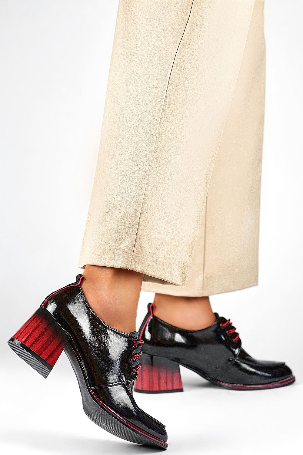 Heeled low shoes model 200449 PRIMO