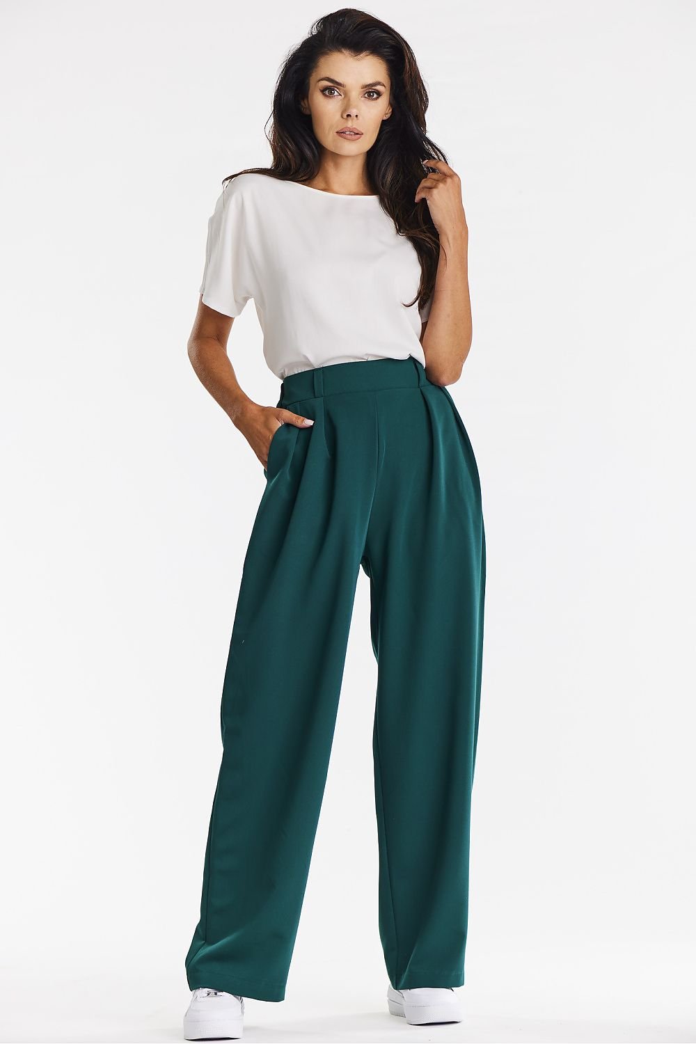 Women trousers model 201252 awama