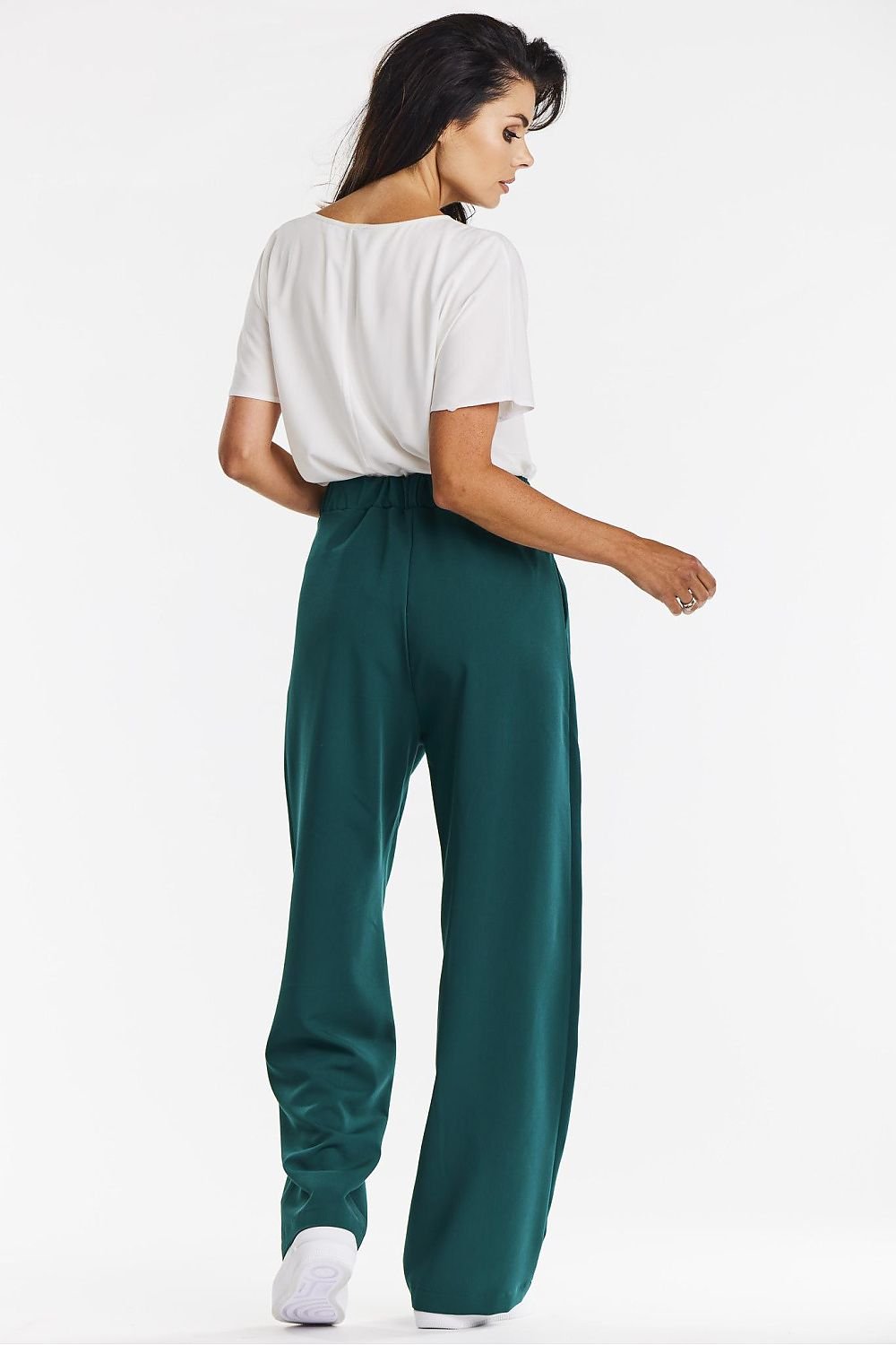 Women trousers model 201252 awama