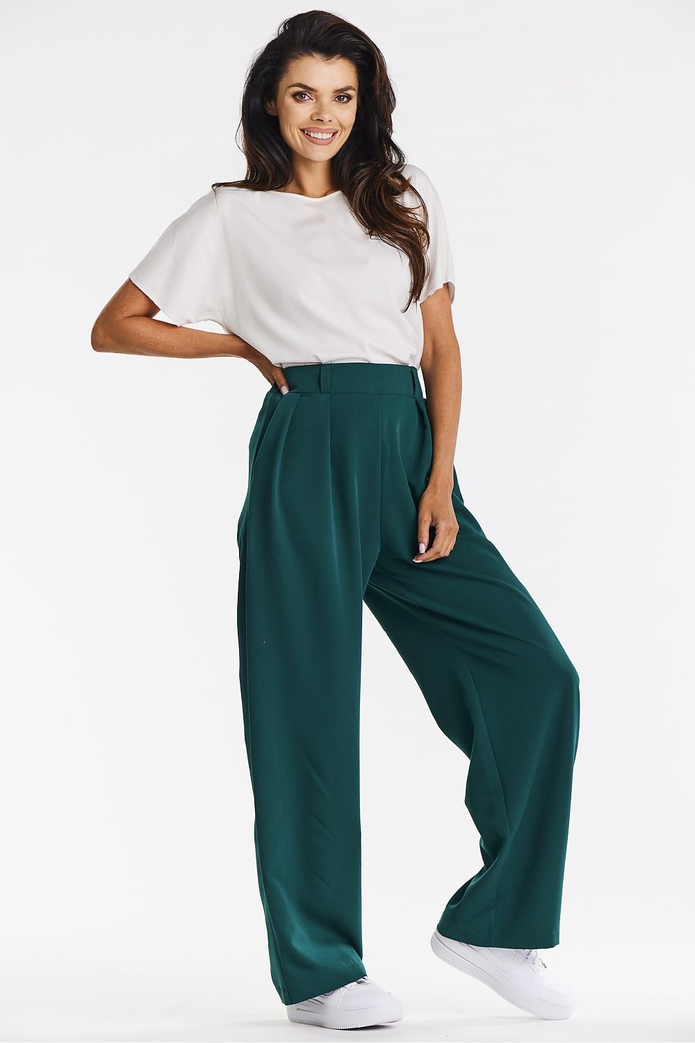 Women trousers model 201252 awama