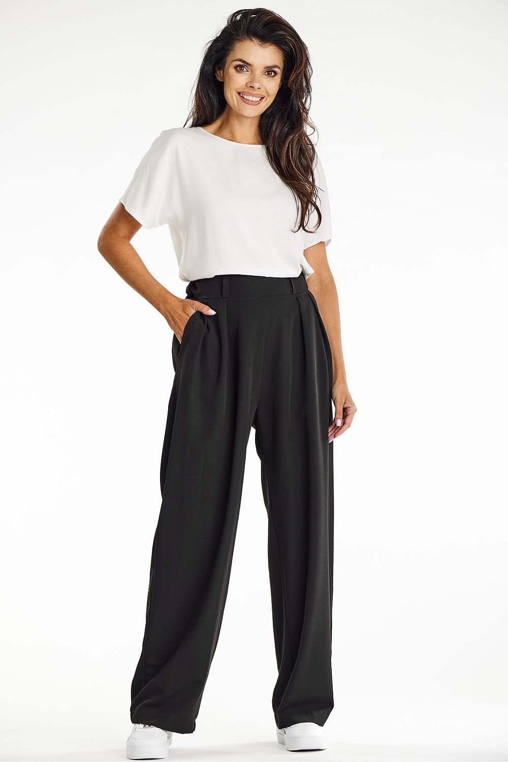 Women trousers model 201252 awama