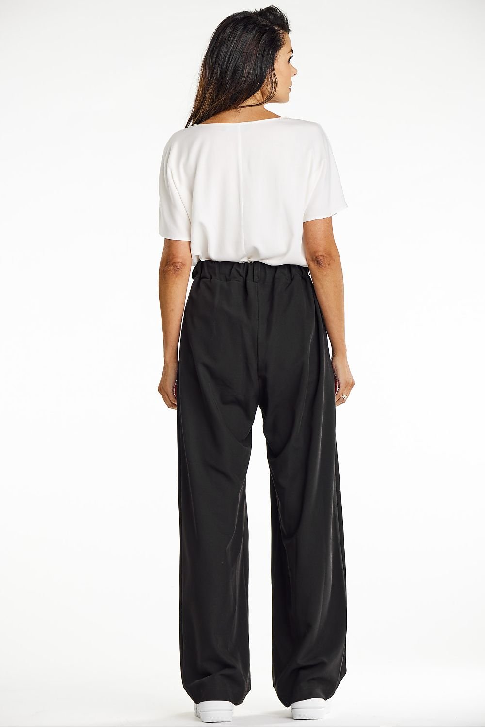 Women trousers model 201252 awama