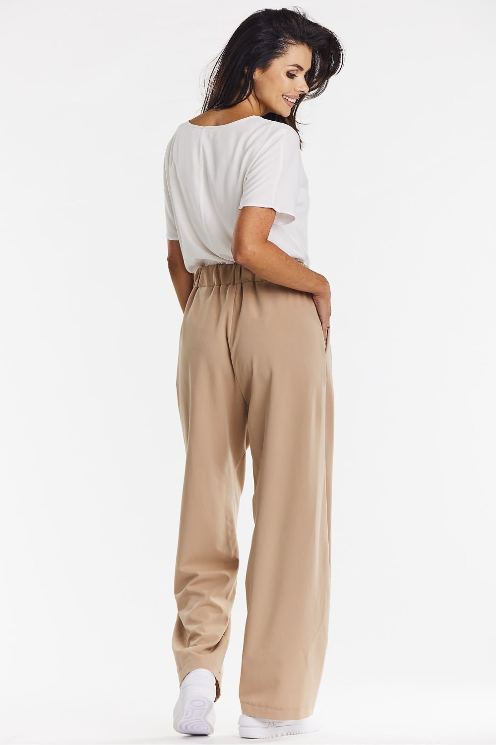 Women trousers model 201252 awama