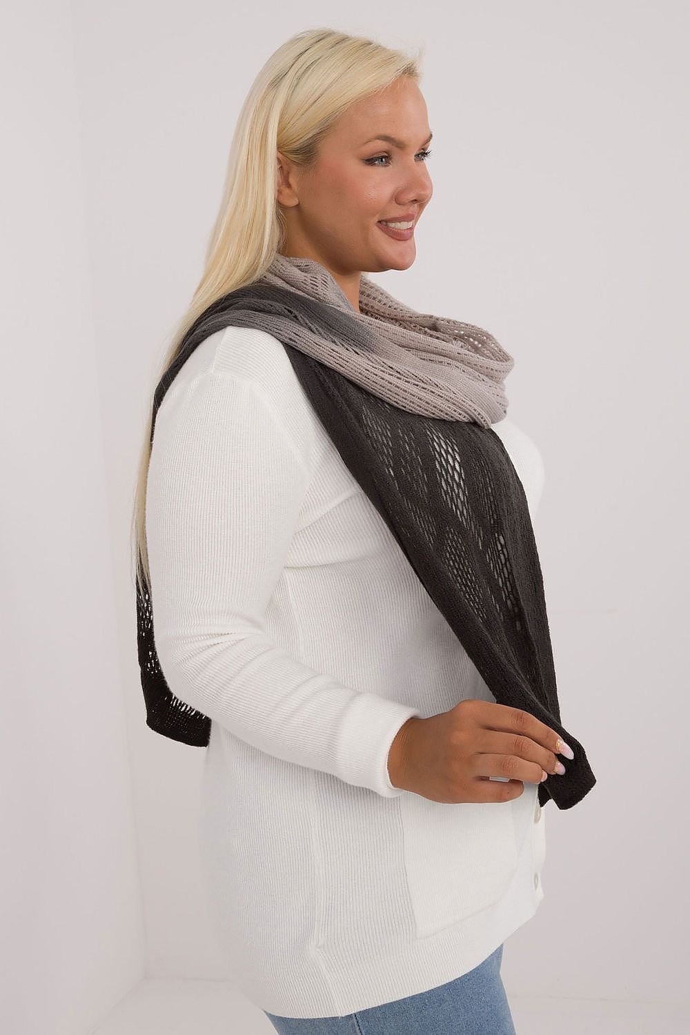 Shawl model 200860 AT