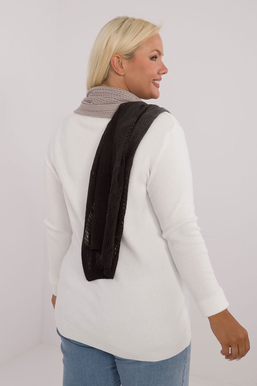 Shawl model 200860 AT