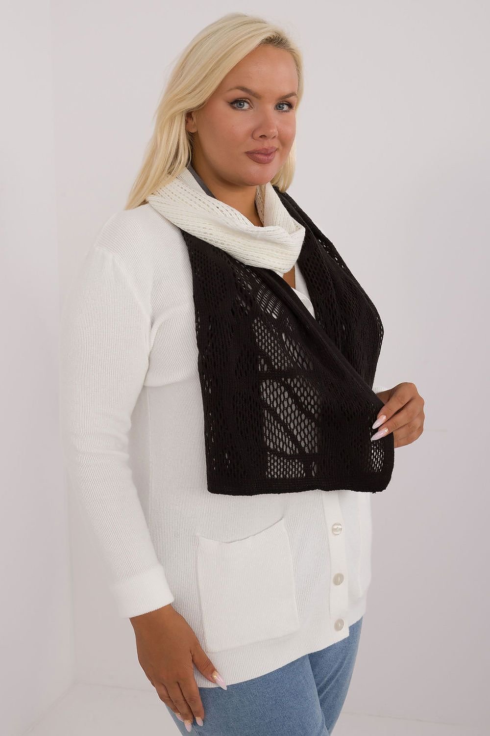 Shawl model 200860 AT