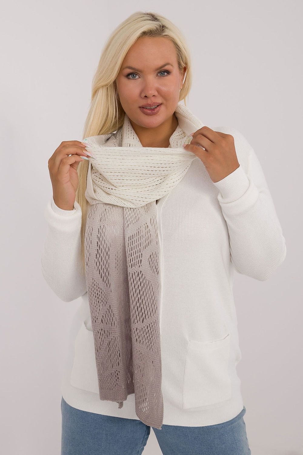 Shawl model 200860 AT