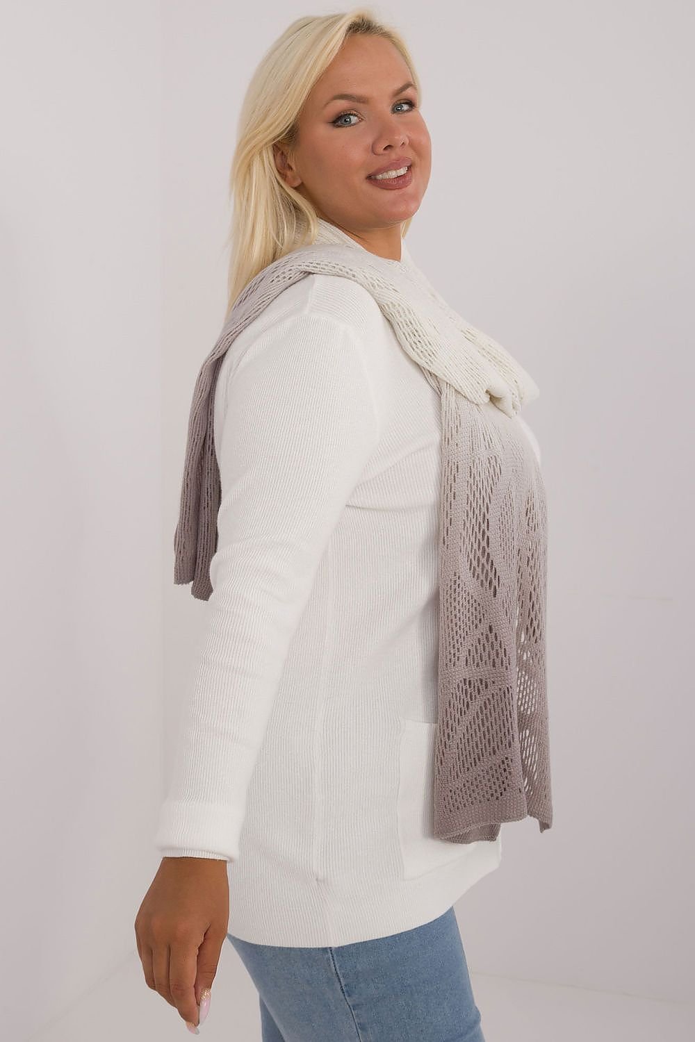 Shawl model 200860 AT