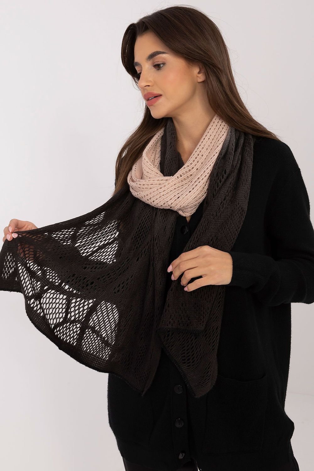 Shawl model 200860 AT