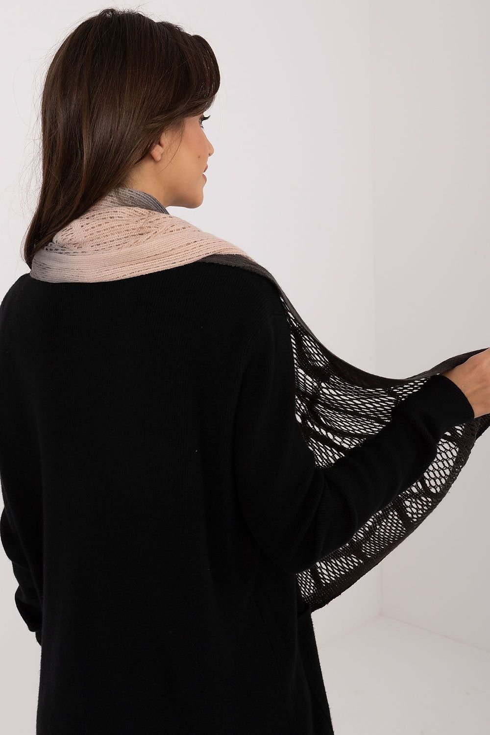 Shawl model 200860 AT