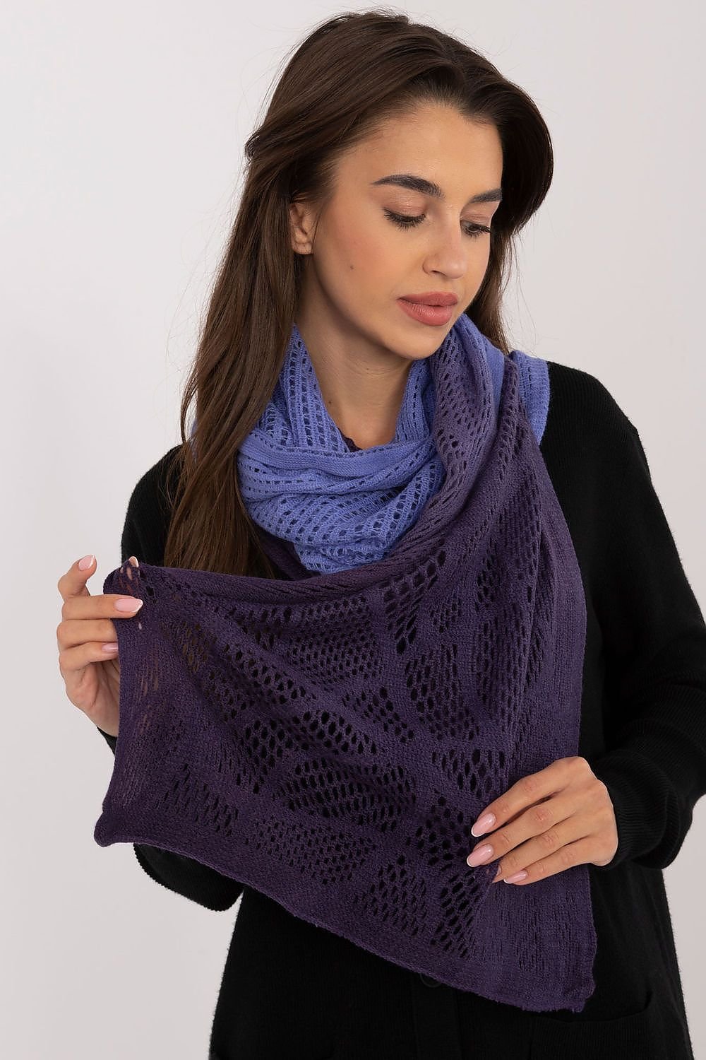Shawl model 200860 AT