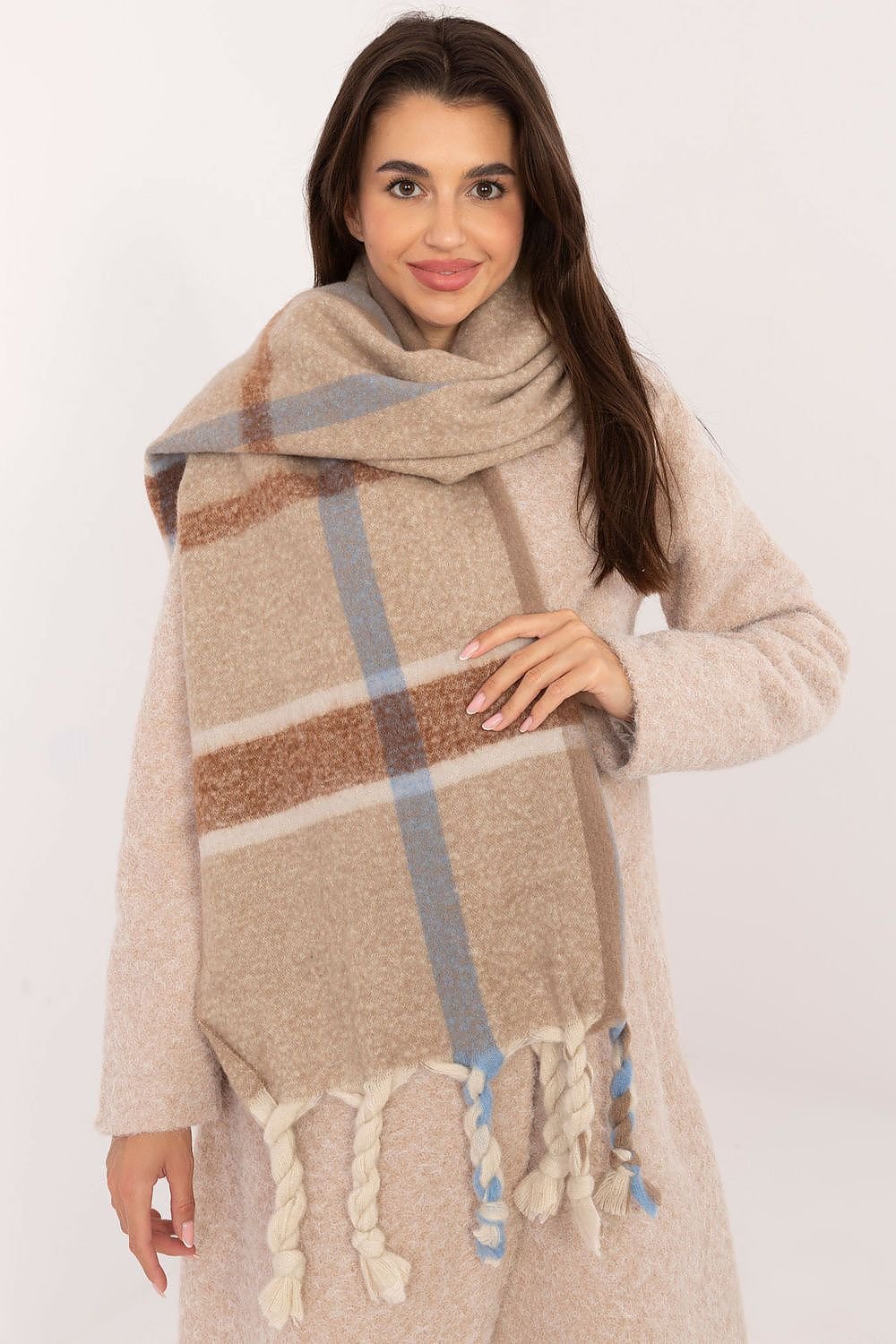 Shawl model 202575 AT