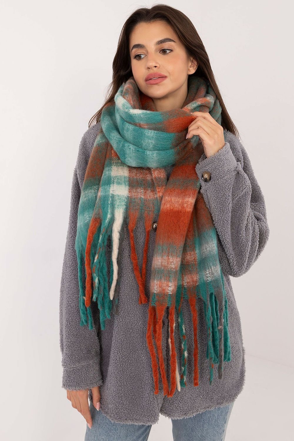 Shawl model 203173 AT
