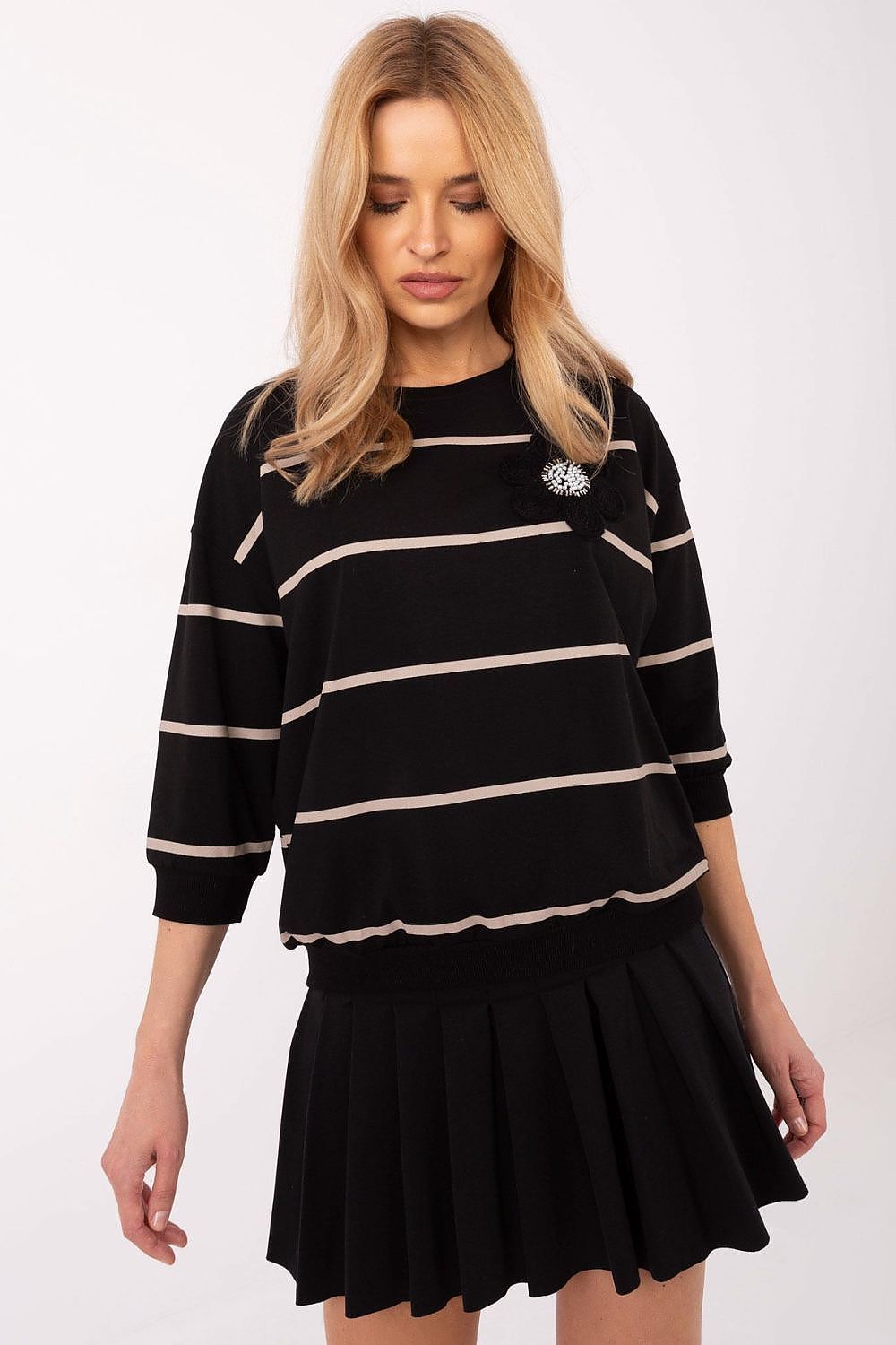 Blouse model 208217 Relevance