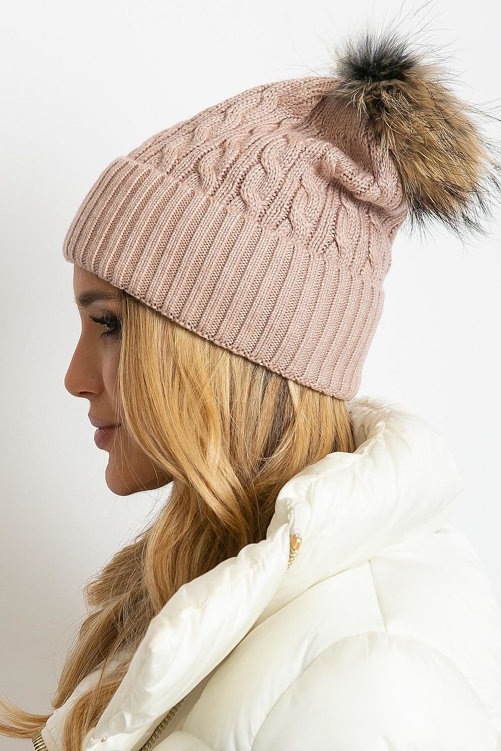 Cap model 208256 AT