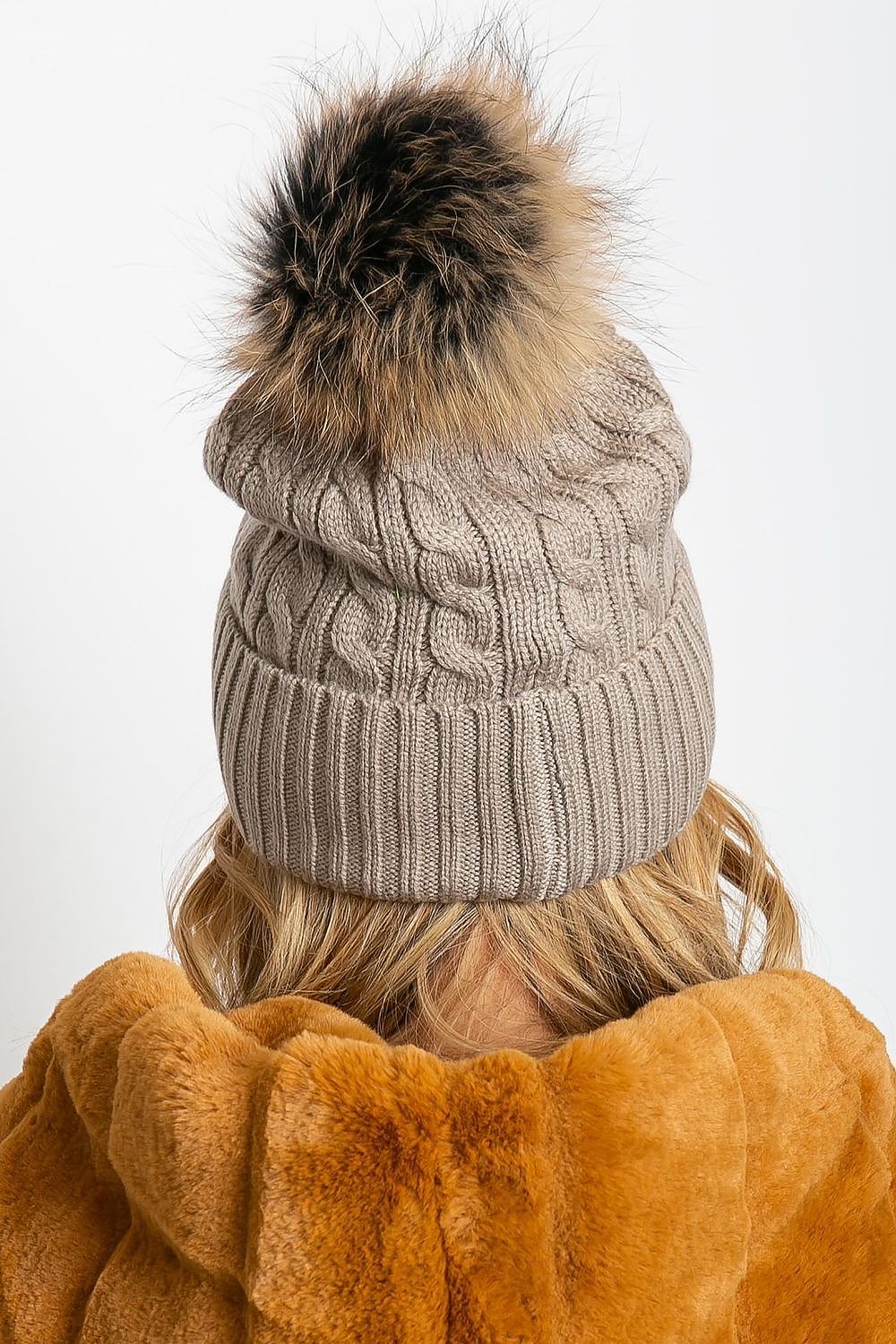 Cap model 208257 AT