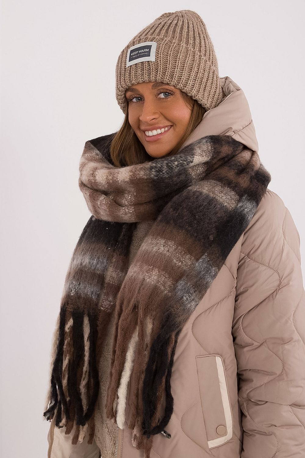 Shawl model 208269 AT