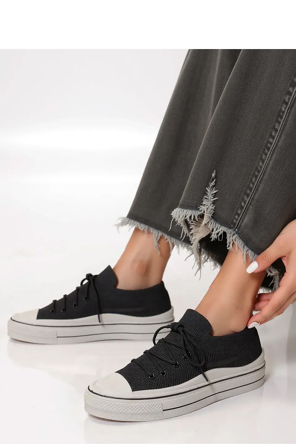Sport Shoes model 210337 Inello