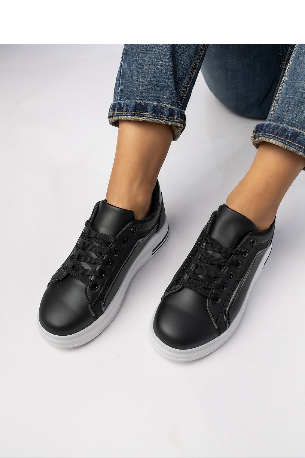 Sport Shoes model 210586 Inello