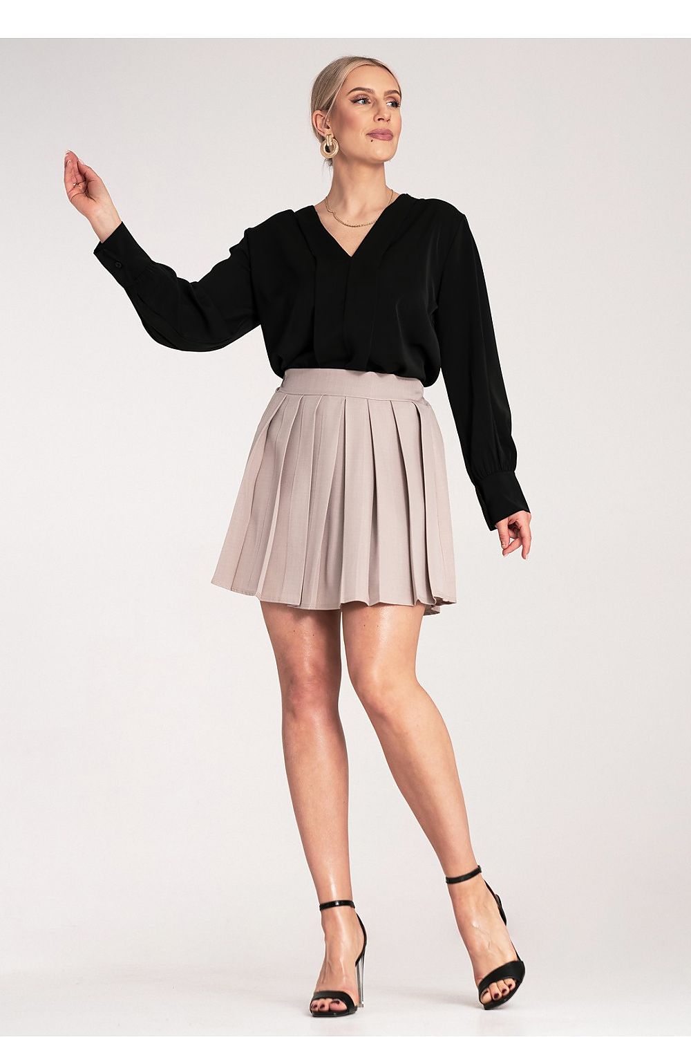 Short skirt model 214842 Figl