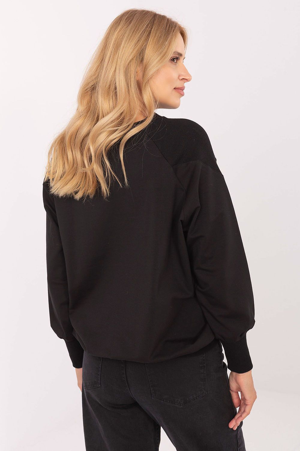 Blouse model 217036 Relevance