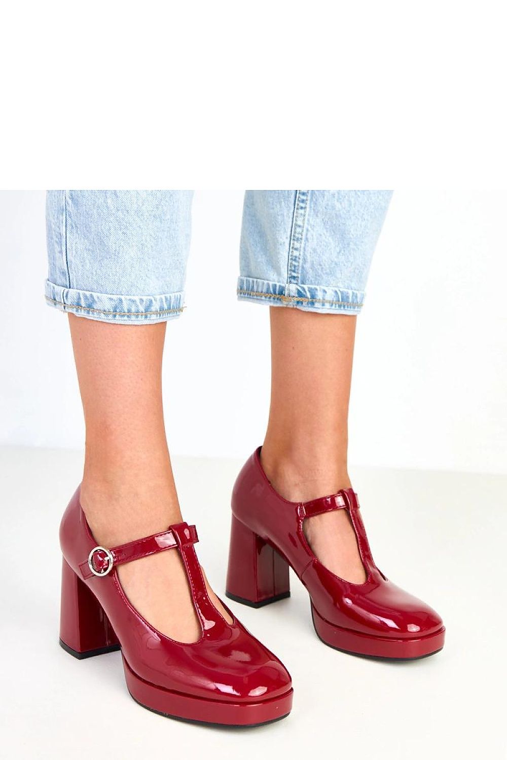 Heeled low shoes model 218174 Solea