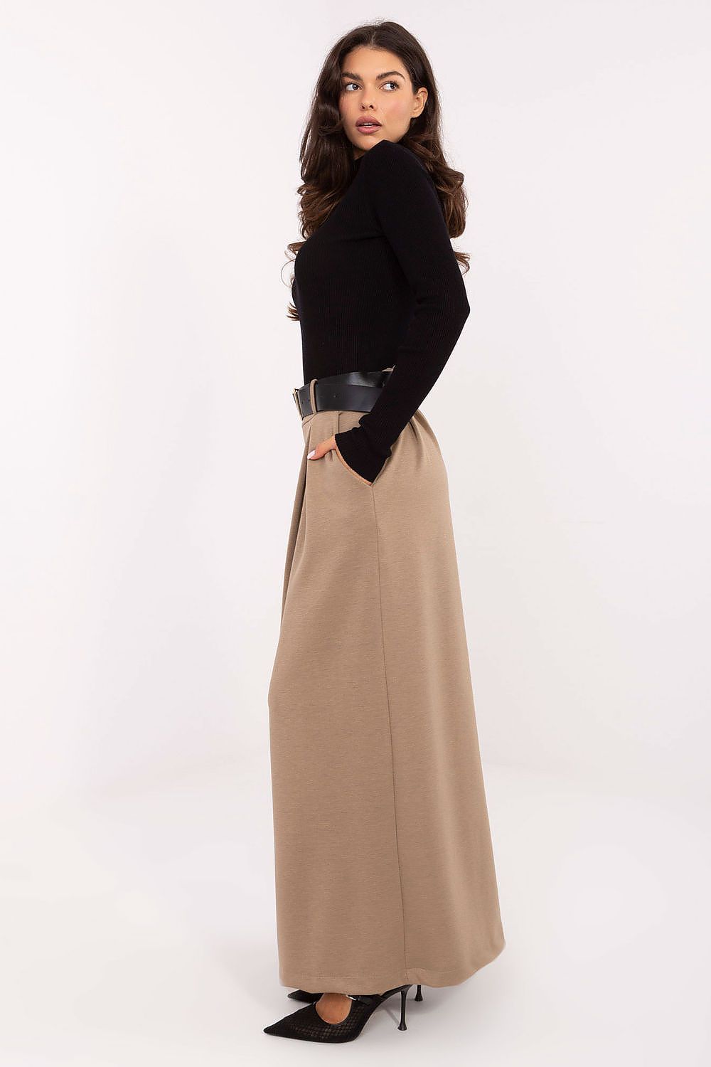 Women trousers model 218449 Italy Moda