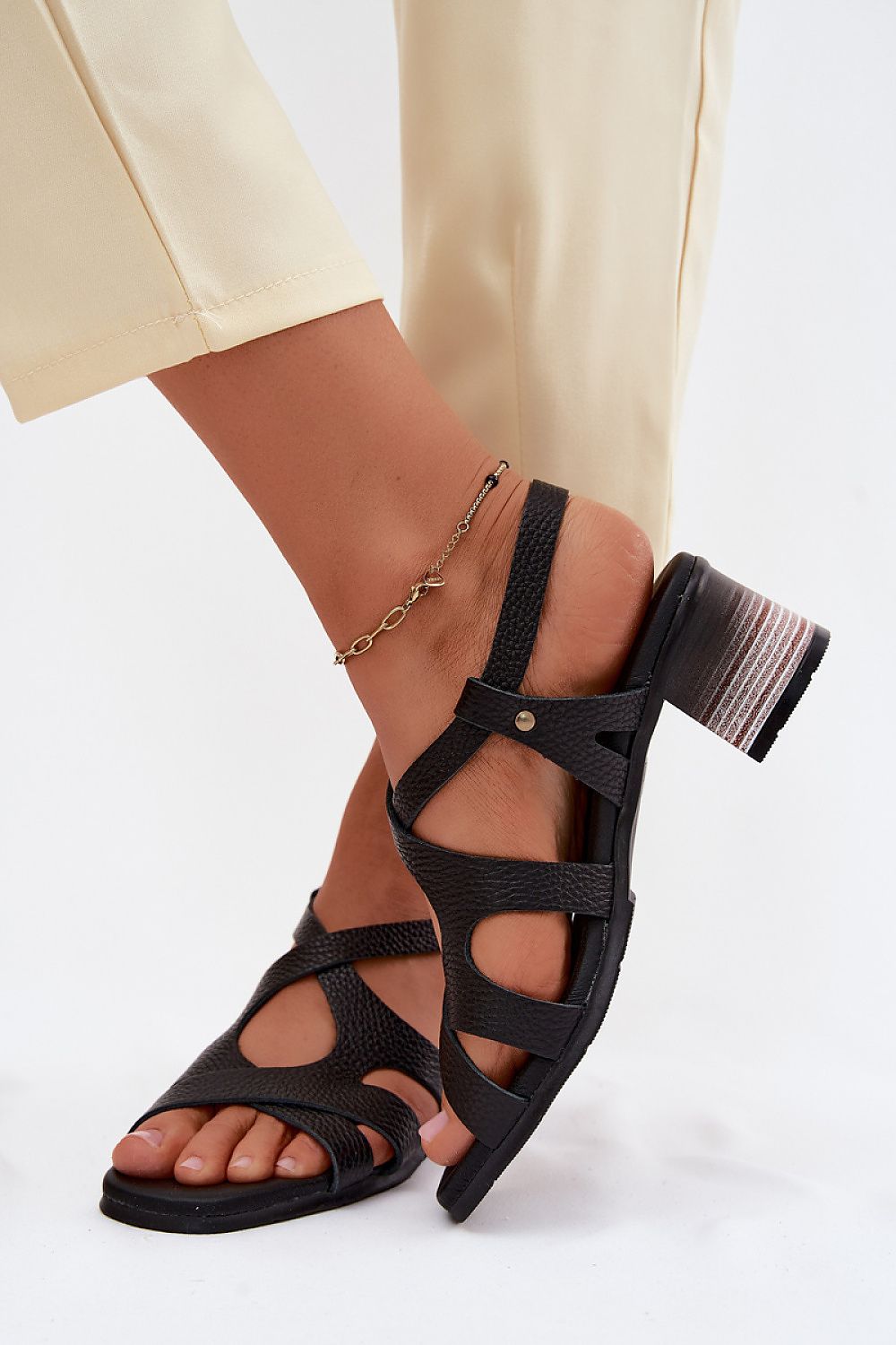 Heel sandals model 227909 Step in style