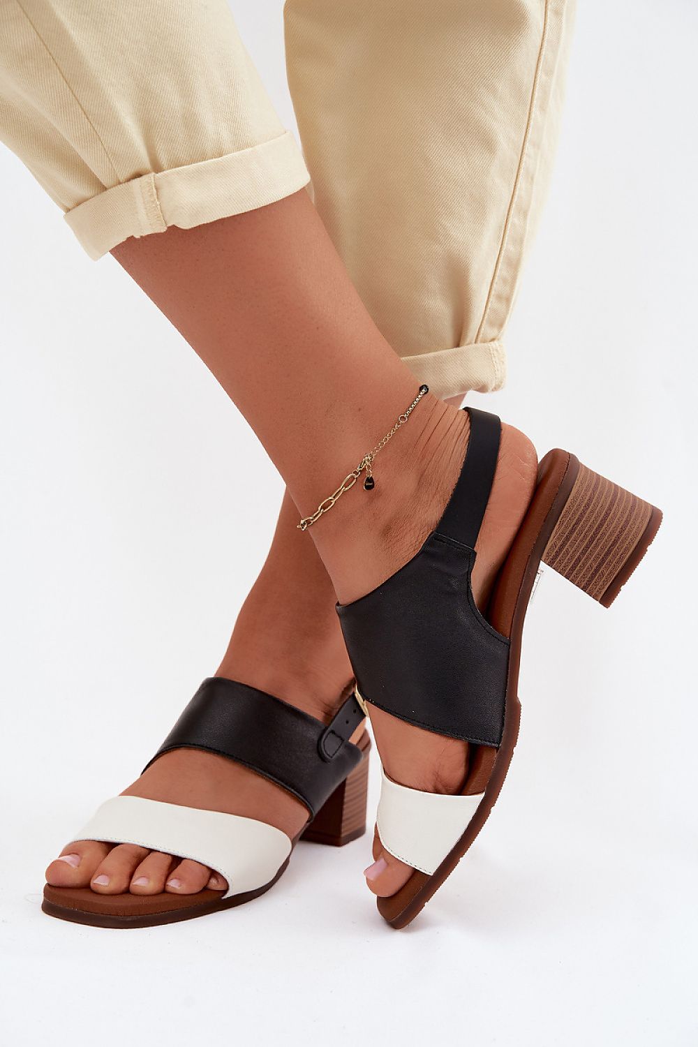 Heel sandals model 227912 Step in style
