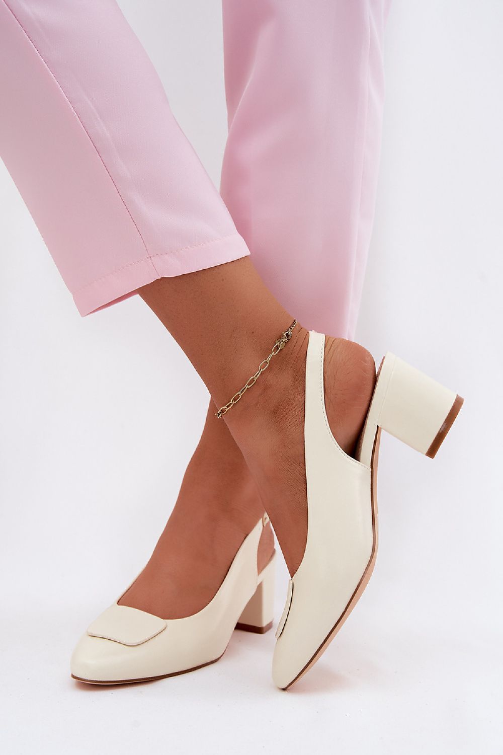 Heel sandals model 227920 Step in style