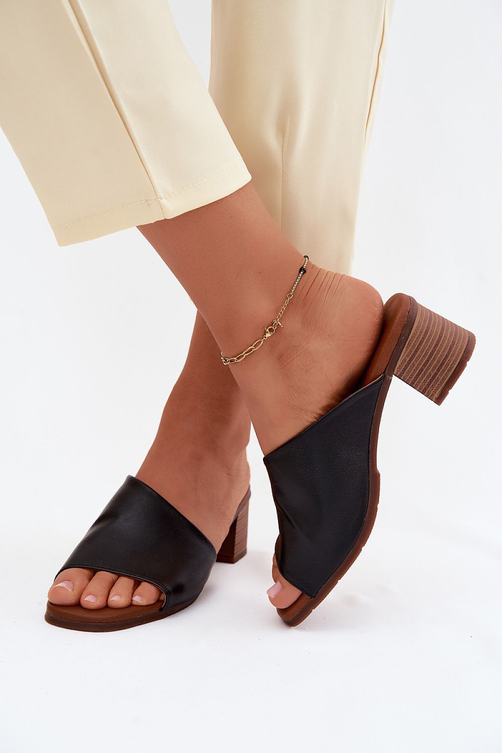 Heeled sandals model 227928 Step in style