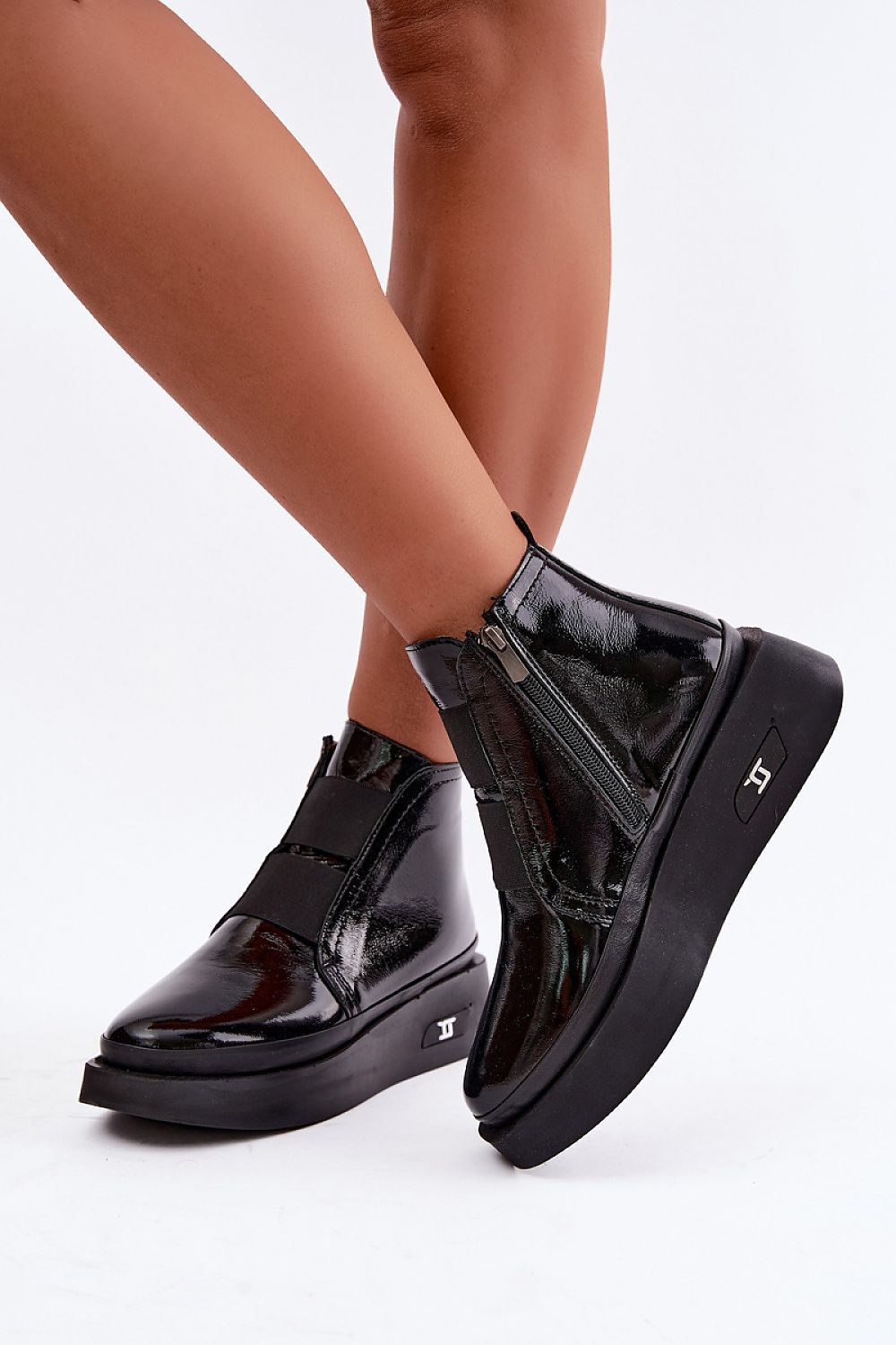 Platform boots model 231197 Step in style